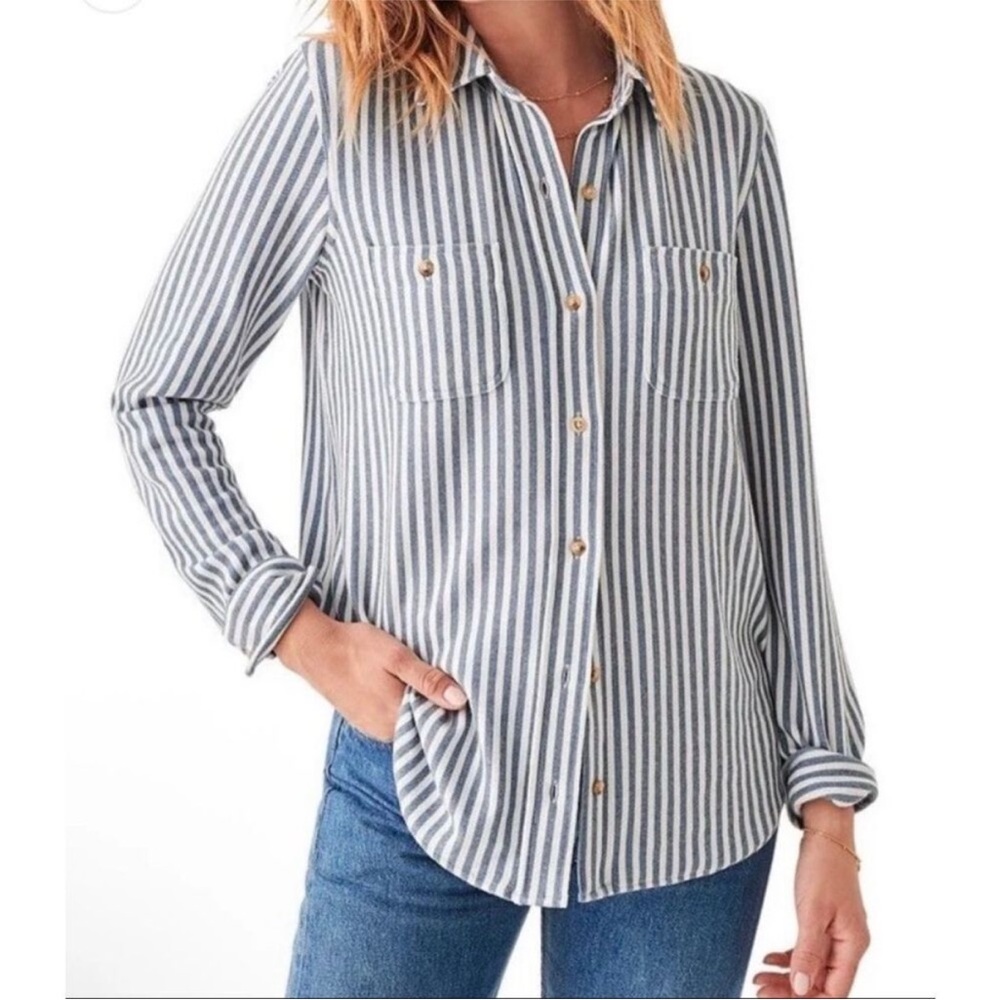 Like New Faherty Legend Sweater Shirt